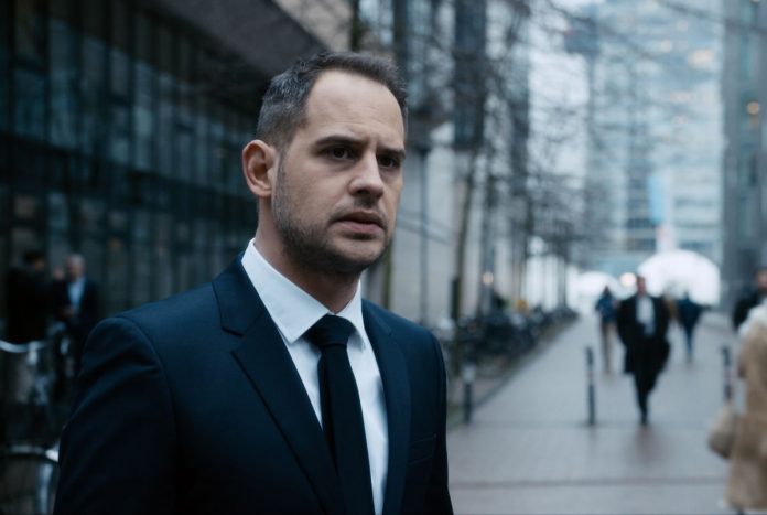 Die dunkle Seite des Mondes (2015) Filmkritik Die dunkle Seite des Mondes (2015) Filmkritik