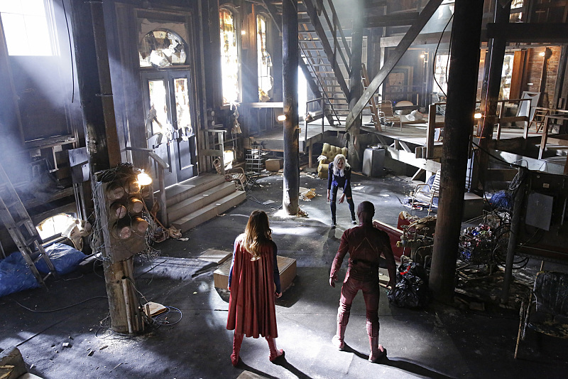 Supergirl The Flash Crossover Trailer Bild 1 Supergirl The Flash Crossover Trailer Bild 1