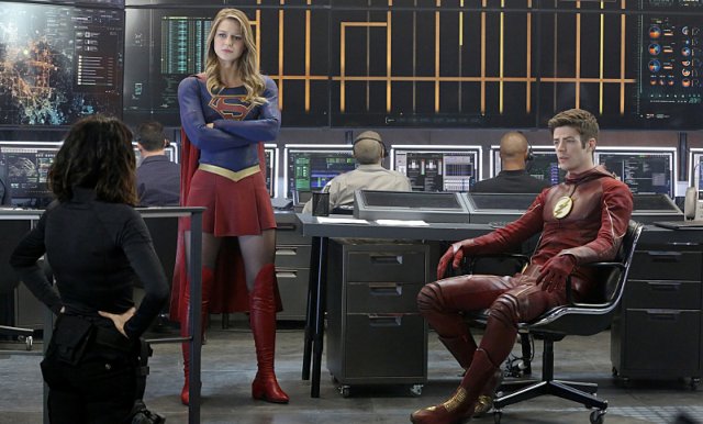 Supergirl The Flash Crossover Trailer