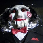 Internationales Plakat zu Jigsaw bringt Billy die Puppe zurück Jigsaw Plakat