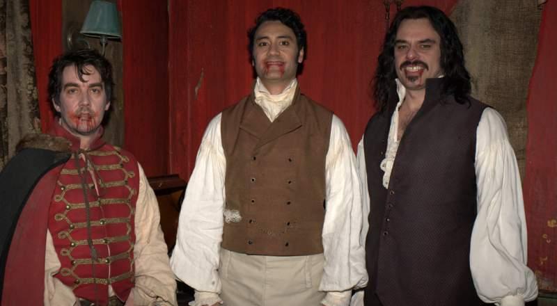What We Do In The Shadows Fx Gibt Der Serienadaption Von 5 Zimmer Kuche Sarg Grunes Licht
