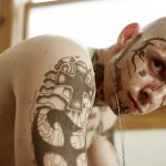 Skin-Trailer: Jamie Bell kaum wiederzuerkennen als reuiger Neonazi Skin Trailer