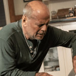 Survive the Night: Trailer zum Home-Invasion-Thriller mit Bruce Willis Survive the Night Bruce Willis
