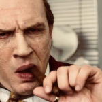 Capone: Tom Hardy kaum wiederzuerkennen als dementer Al Capone im Trailer Capone Trailer
