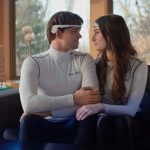 The Honeymoon Phase: Paranoia wächst im Trailer zum Sci-Fi-Thriller à la "Black Mirror" The Honeymoon Phase Trailer