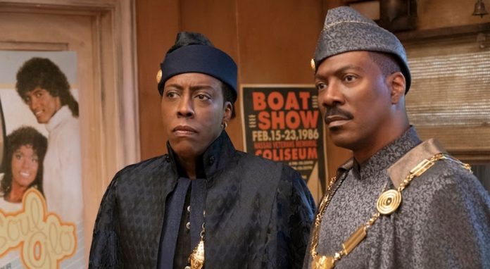 Arsenio Hall und Eddie Murphy in Der Prinz aus Zamunda 2 Fotos