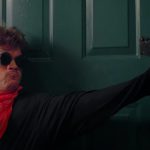 Emile Hirsch ist ein meist shirtloser Hacker und Actionstar im Trailer zu Pursuit Pursuit Trailer