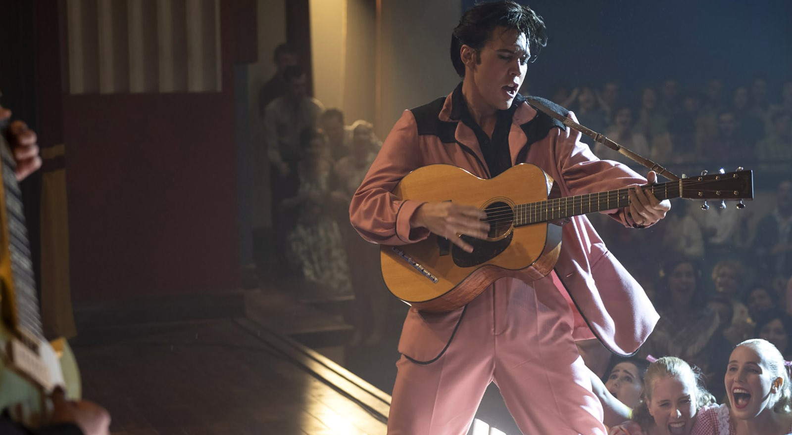 #Elvis: Austin Butler spielt den King of Rock ’n' Roll im Trailer zu Baz Luhrmanns Biopic
