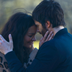 Alone Together: Katie Holmes findet Liebe im Lockdown im Trailer zu ihrer zweiten Regiearbeit Alone Together Trailer