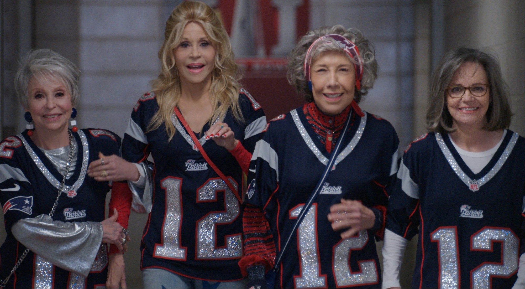 #Im Trailer zu 80 for Brady reisen Lily Tomlin, Jane Fonda, Sally Field und Rita Moreno als Tom-Brady-Fans zum Super Bowl