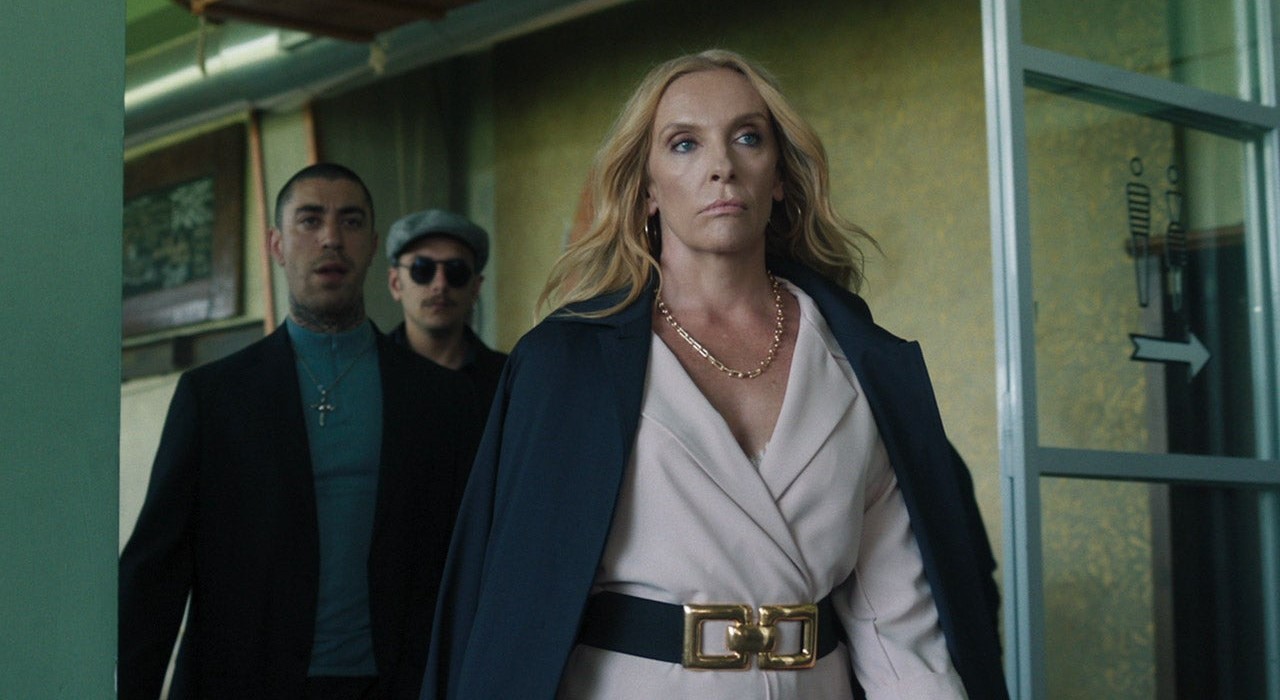 #Toni Collette wird unerwartet zum Mafiaboss im Trailer zu Mafia Mamma