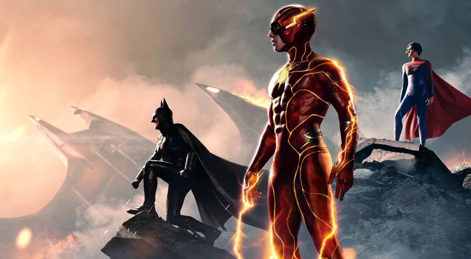 #The Flash: Batman, Supergirl und The Flash kämpfen gegen Zod im Trailer zum Multiversum-Spektakel
