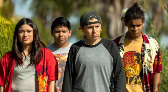 Devery Jacobs, Lane Factor, Paulina Alexis und D'Pharaoh Woon-A-Tai n Reservation Dogs Ende