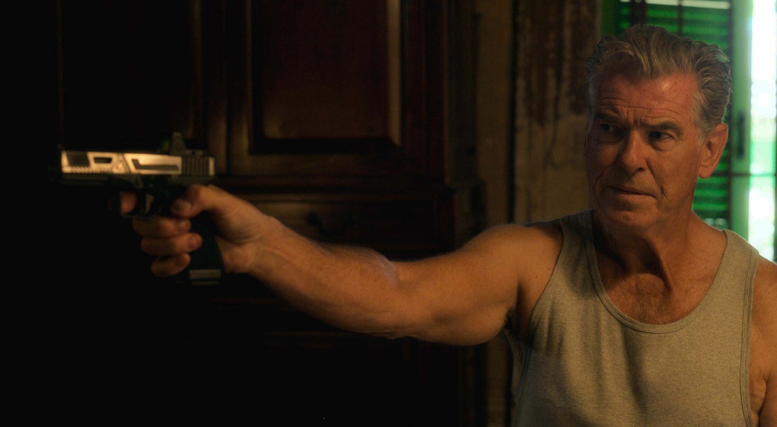 #Pierce Brosnan als Profikiller auf einem Rachefeldzug im Trailer zu Fast Charlie