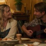 Carey Mulligan und Tom Basden in "The Ballad of Wallis Island" © 2025 Focus Features
