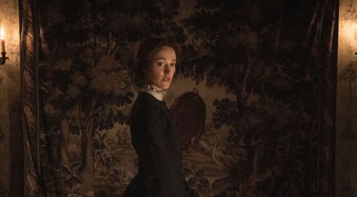 Maika Monroe ist eine mörderische Gouvernante im herrlich verrückten Teaser zu Victorian Psycho Victorian Psycho Maika Monroe